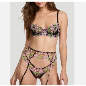 Dream Angels Wicked Unlined Wisteria Embroidery Balconette Bra 36C Panty L Set